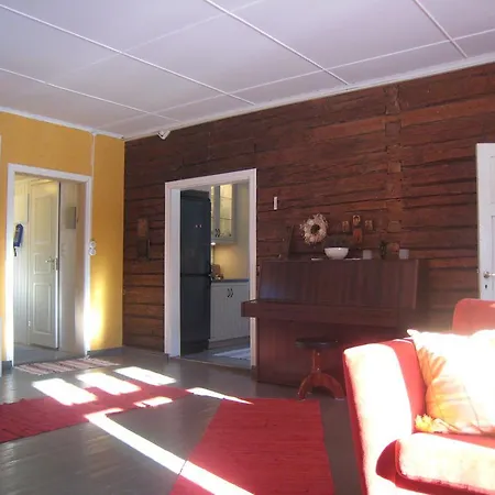 Vanha Lahtela Villa *